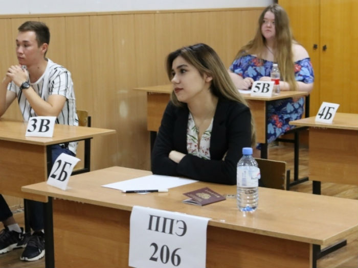 Трое астраханских выпускников сдали ЕГЭ на 100 баллов