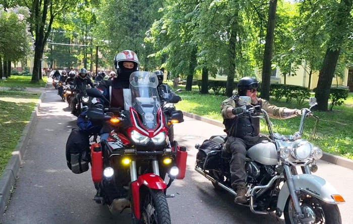 Бег «железных коней» в знак благодарности: в Астрахань нагрянул неординарный общероссийский мотопробег