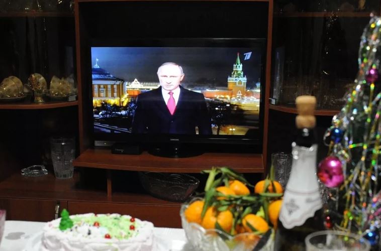 Не дельный обзор. Между двумя экранами