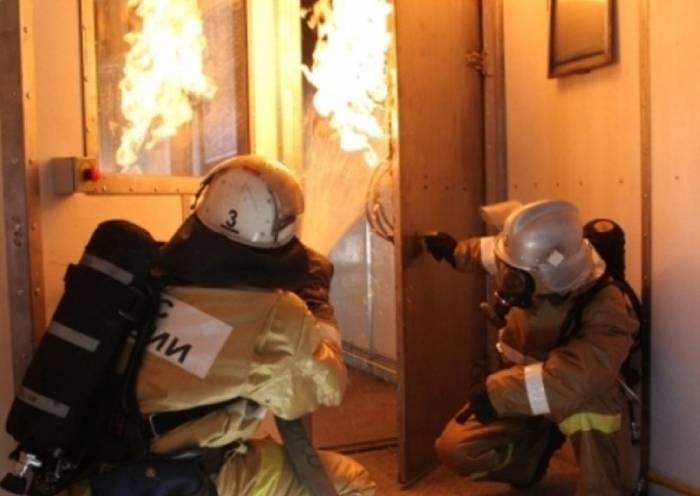 Молодого астраханца спасли из горящей квартиры в Трусовском районе