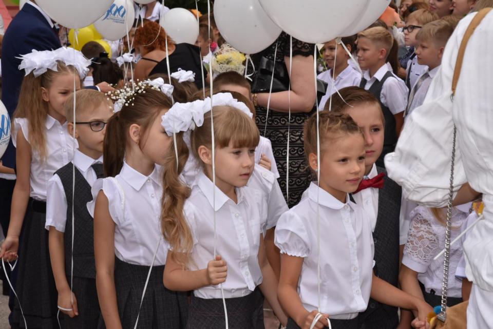 В Астрахани для 6700 первоклашек сегодня распахнулись двери школ