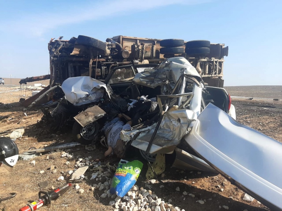 Пятнашка на трассе сбила Камаз, водитель погиб