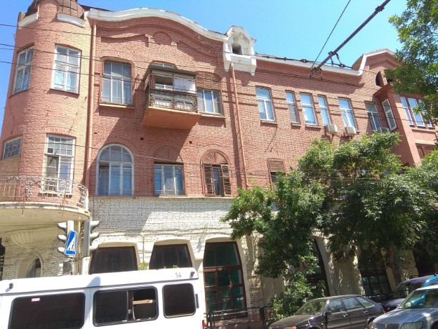 В историческом наследии Астрахани вспыхнул пожар