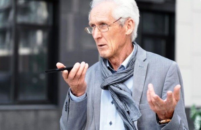 «Вас запишем на прием»: МВД назвало самый популярный предлог аферистов для получения кода из СМС