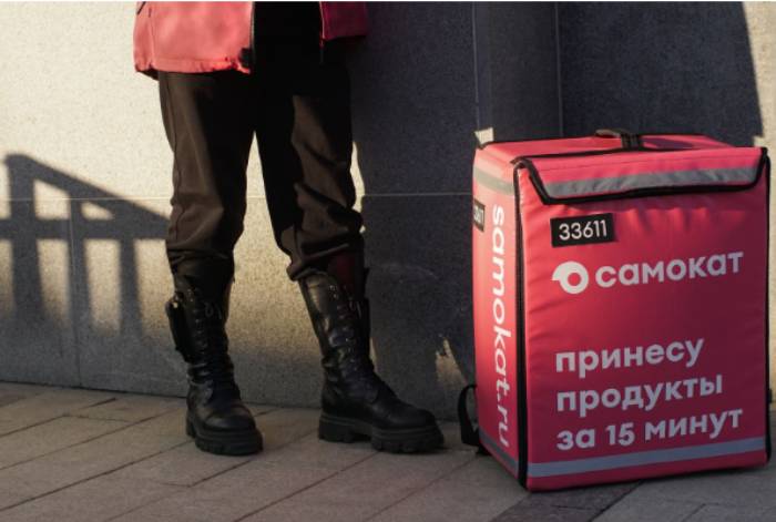 В Астрахани заработали велокурьеры продуктов