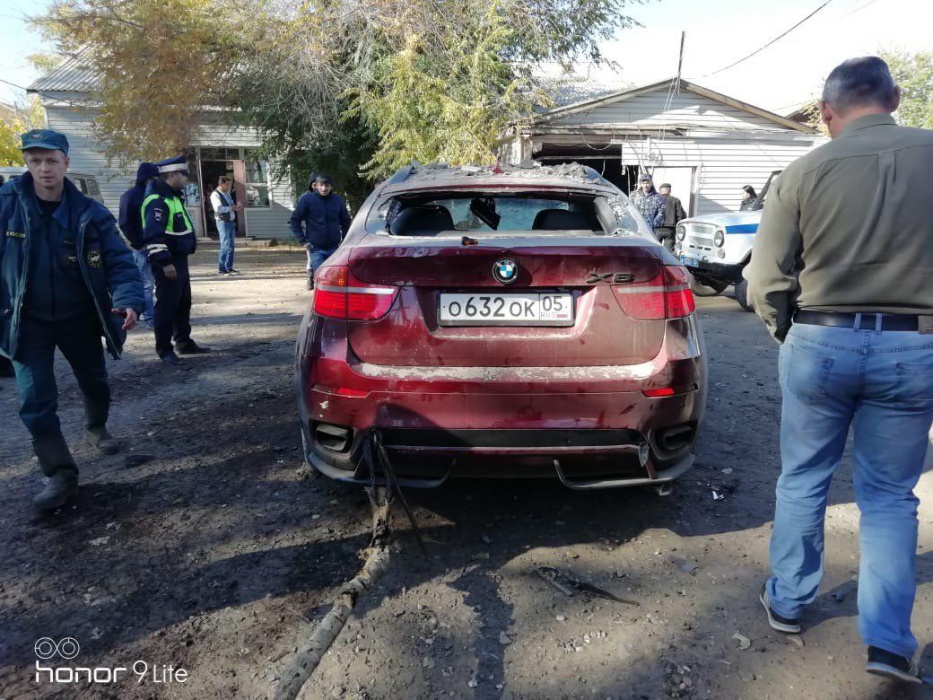 В Астраханской области кроссовер врезался в больницу