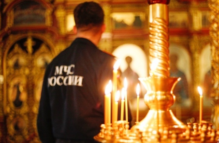 В Рождественскую ночь сотрудники астраханского МЧС будут дежурить во всех 78 православных храмах региона 
