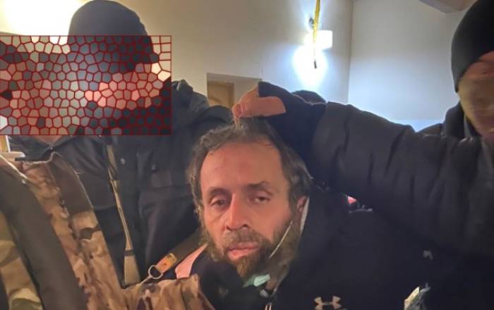 Астраханское УФСИН вручило 100 000 рублей за поимку Магомеда Алханова