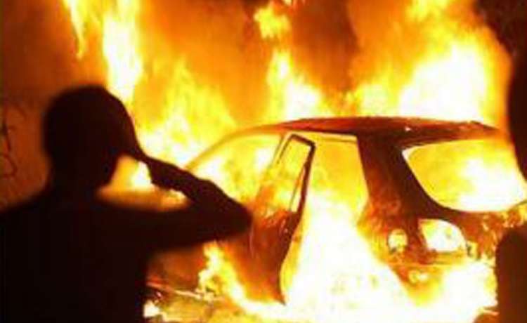 В Астрахани за ночь сгорели два автомобиля