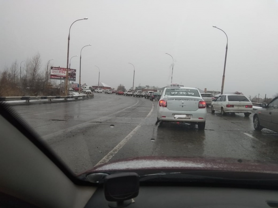 В Астрахани мокрый снег вызвал апокалипсис на Новом мосту