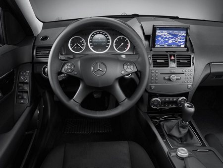 Астраханское правительство планирует приобрести два Mercedes—Benz