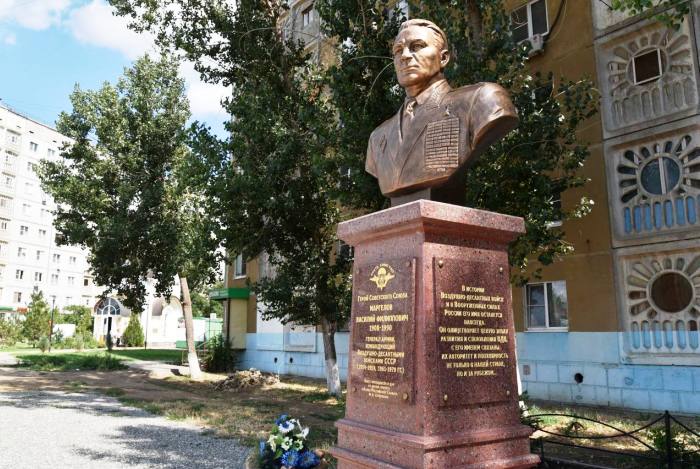 В Астрахани День ВДВ начнется возле памятника основателю «воздушной гвардии»