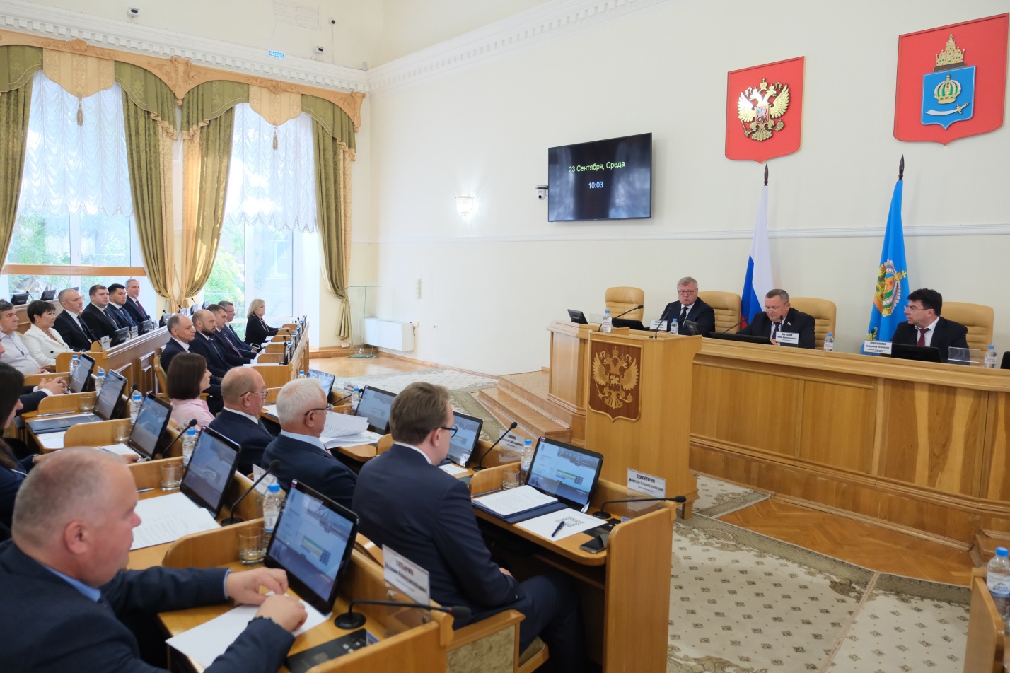 Дума Астраханской области восьмого созыва сформировала комитеты и фракции