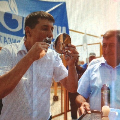 Глава Володарского района сбрил усы, как и обещал населению (ОБНОВЛЕНО!)