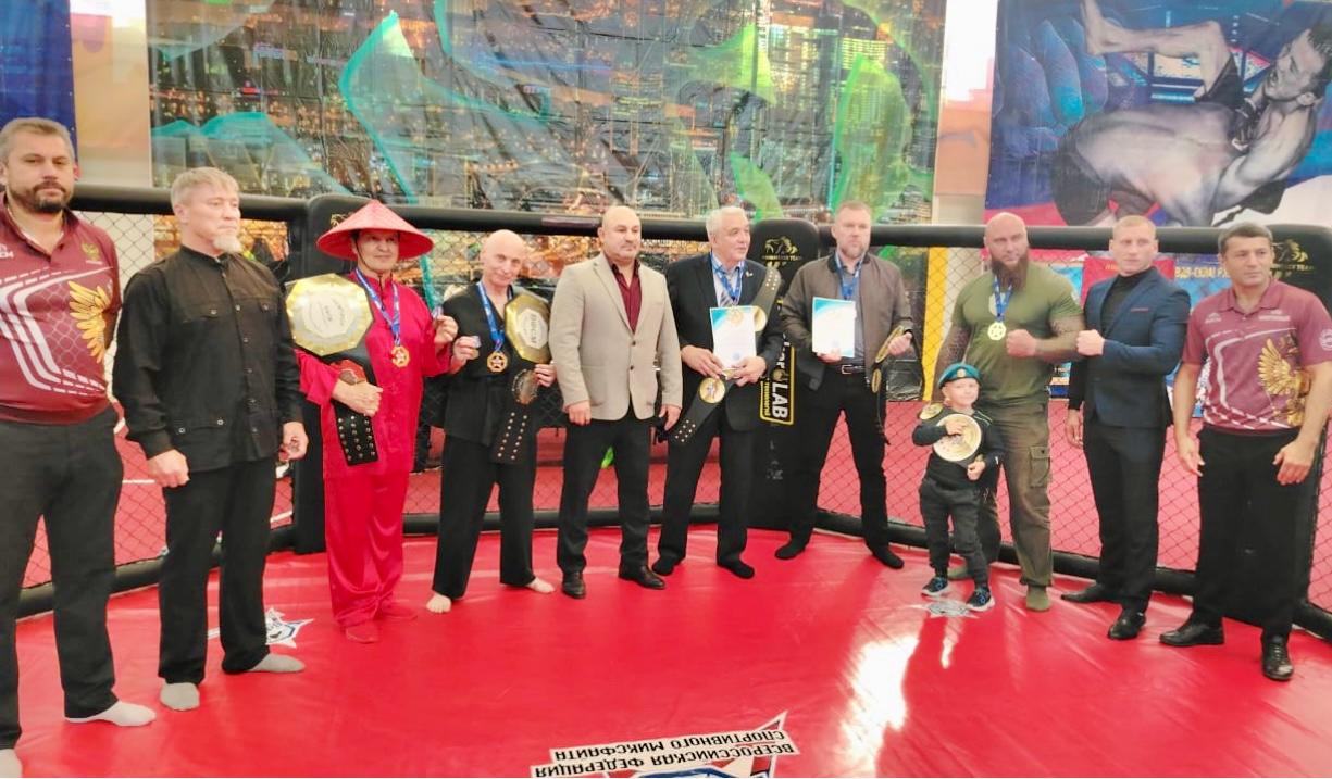 Астраханцы взяли бронзу на Кубке России по миксфайту