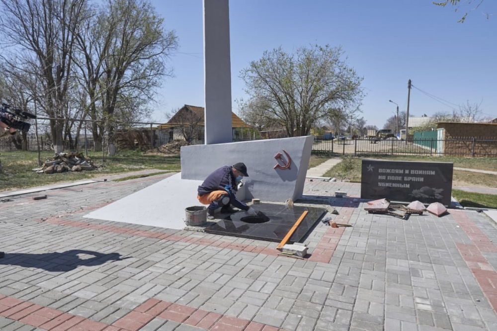 Нефтяники возрождают памятники героям Великой Отечественной войны