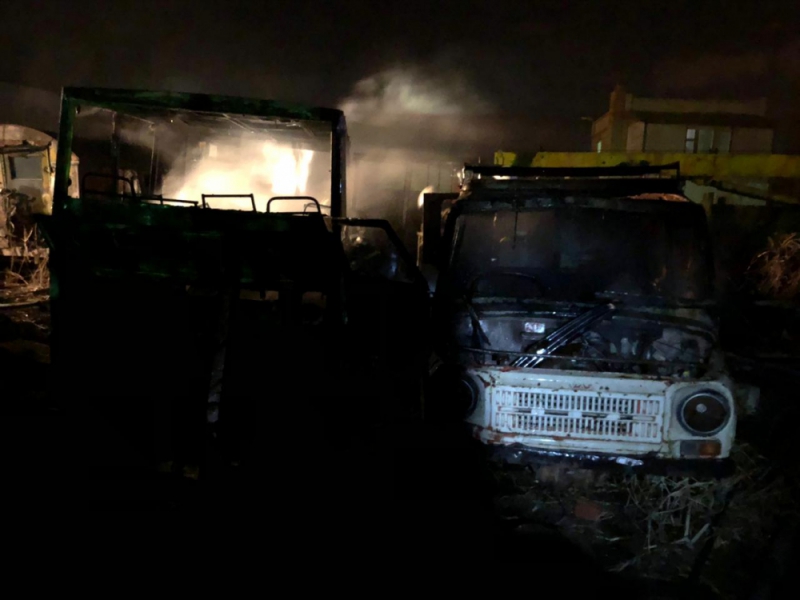 Сразу два автомобиля вспыхнули на Трусовской стороне Астрахани