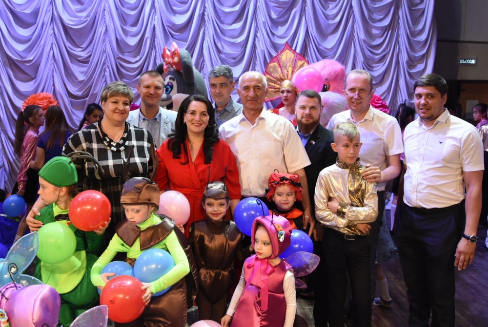 В Астраханской филармонии прозвучали «Радужные нотки»