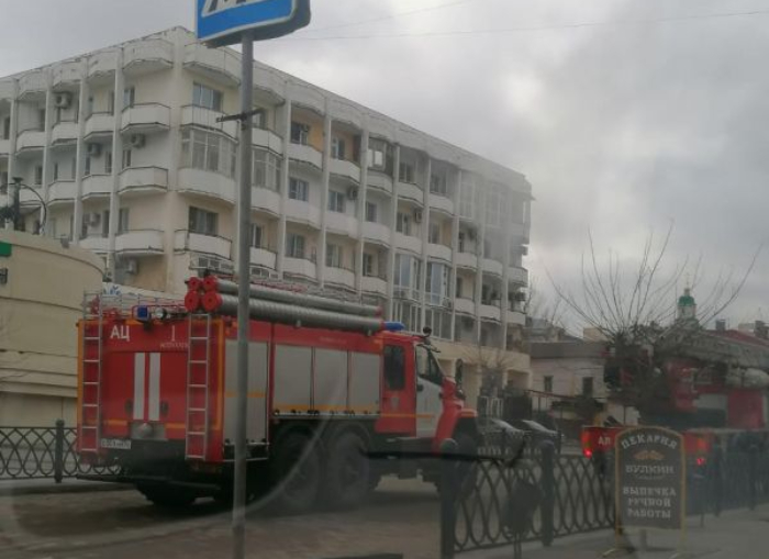 В центре Астрахани загорелась квартира 