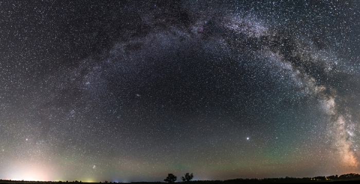 Звездный вечер: астраханцы смогут увидеть горы и кратеры Луны