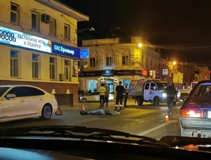 Астрахань пешеход. Перекресток Коммунистическая Свердлова Астрахань.