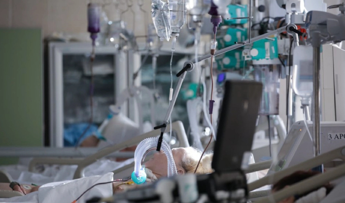 Жертвами COVID-19 стали ещё 13 астраханцев