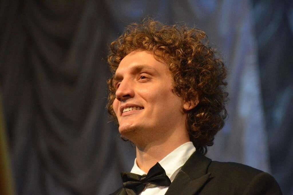 Солист Астраханской филармонии стал победителем международного конкурса