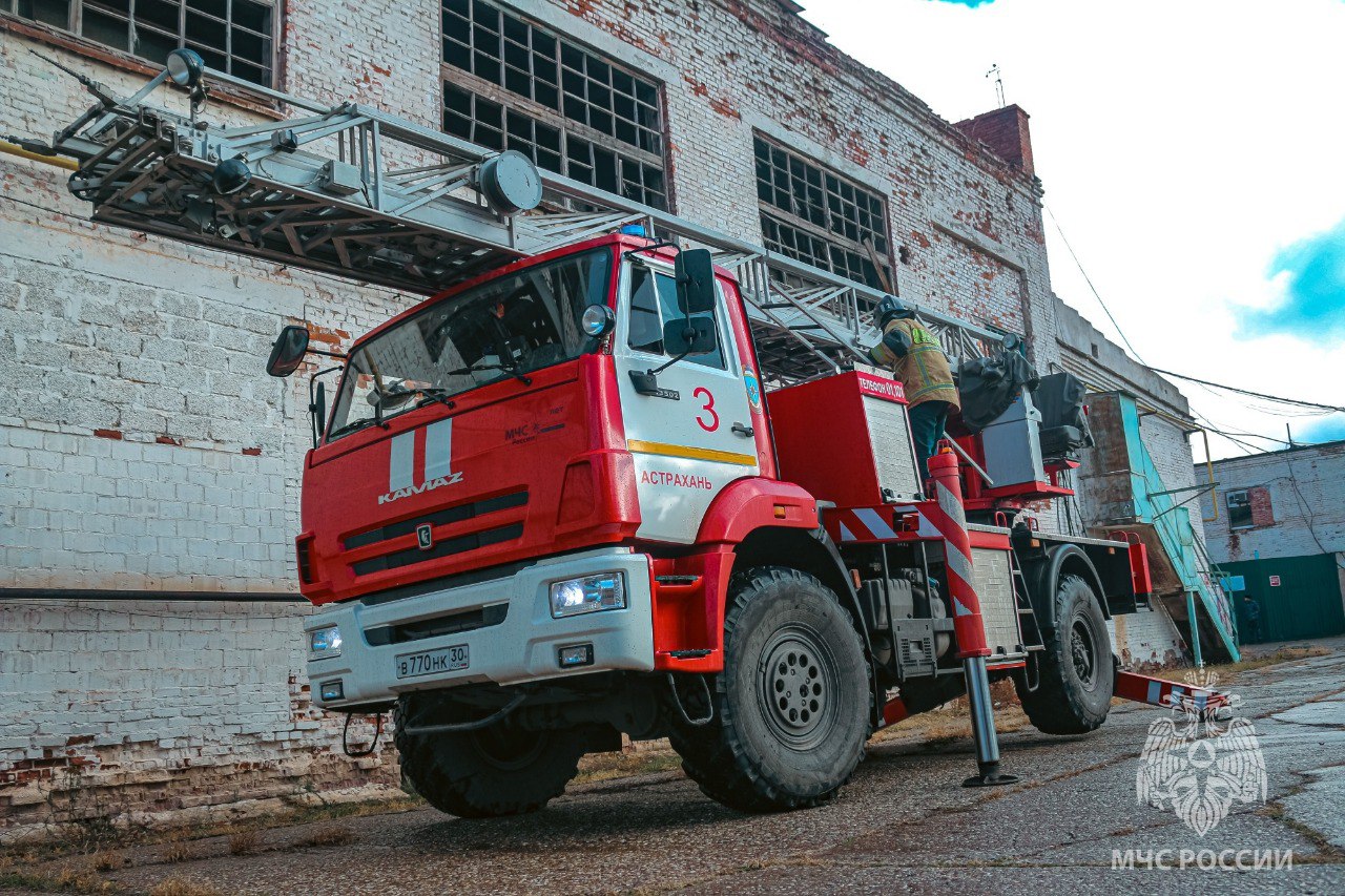 Астраханцев приглашают на выставку пожарной техники