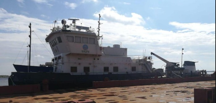 В Астрахани буксир "уплыл" от владельца из-за долгов