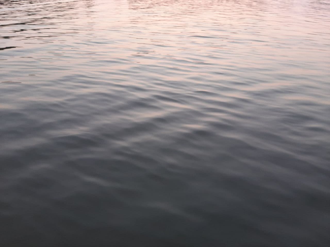 На Волге у Нового моста водолазы ищут утонувшего астраханца