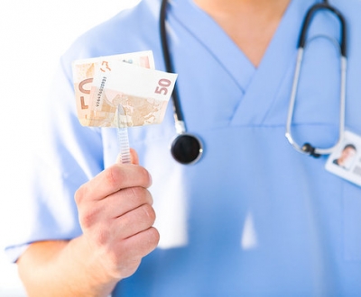 В астраханских больницах бесконтрольно завышают стоимость платных услуг