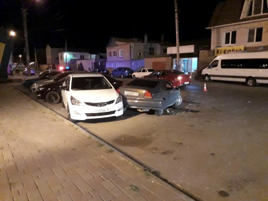 Астраханка устроила массовое ДТП с пострадавшими