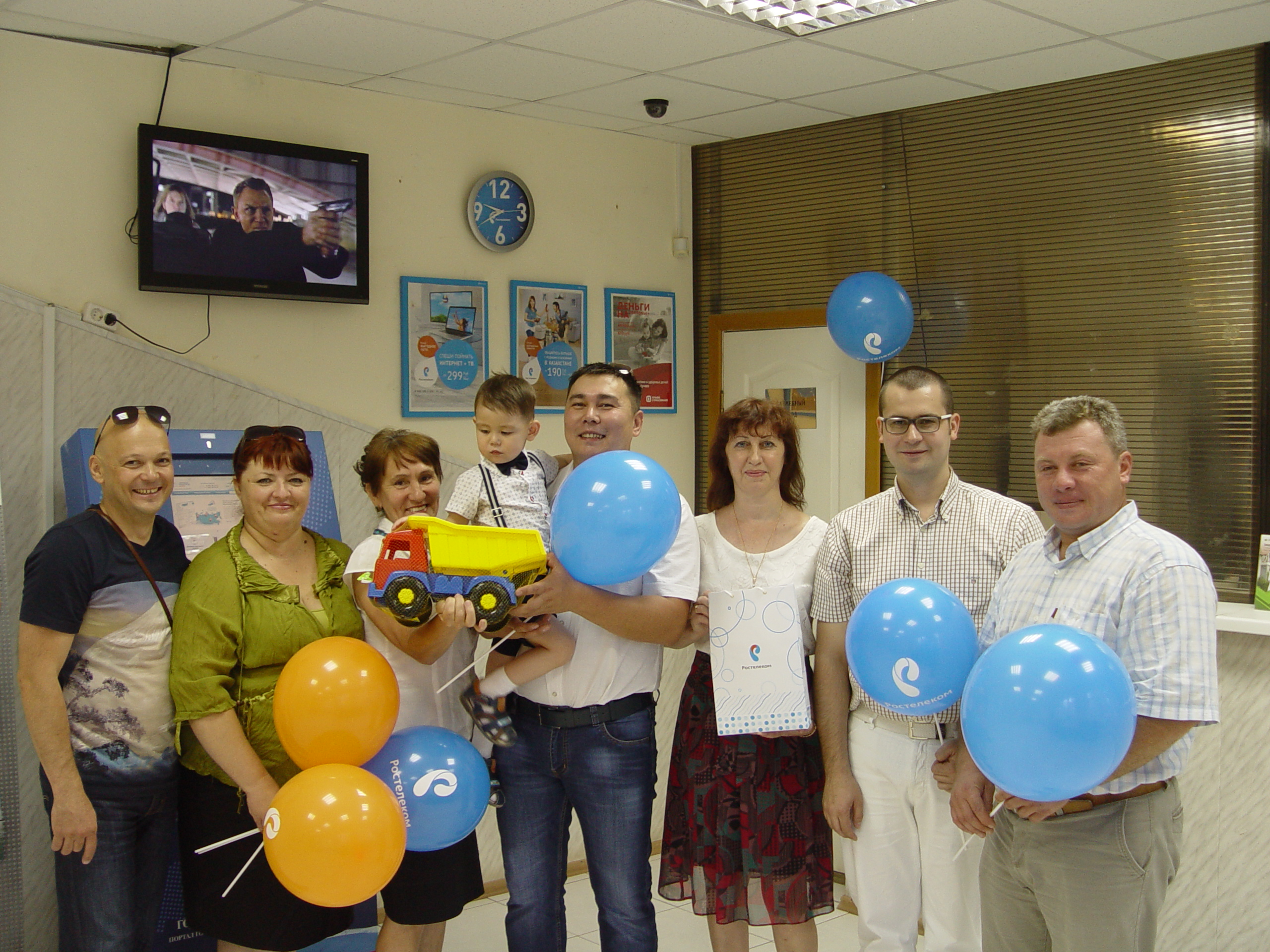 "Ростелеком" наградил юбилейного пользователя "Оптики" 