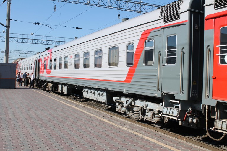 Астраханцам показали, как выглядит современный плацкартный вагон