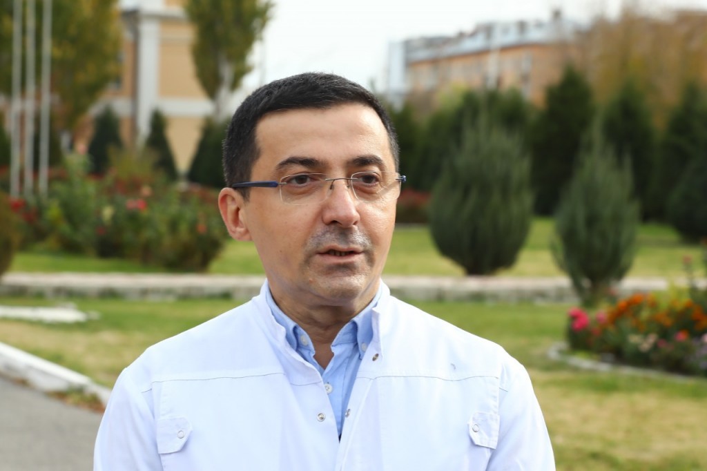 Главный реаниматолог астраханского минздрава: Поставить больного коронавирусом на ноги становится всё сложнее