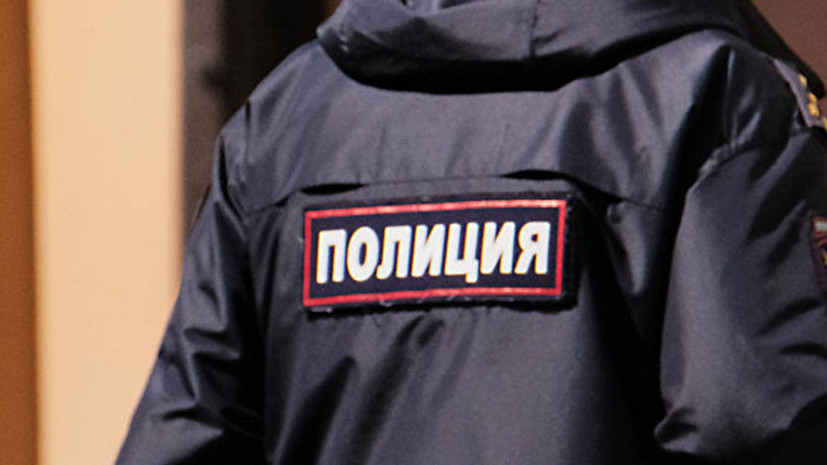 В Астрахани чуть не задушили полицейского при исполнении