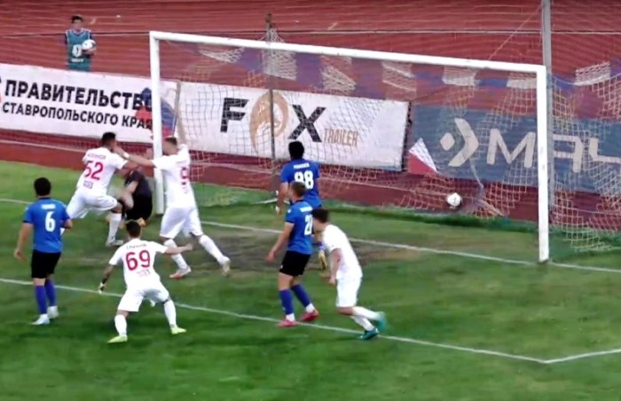 СК «Астрахань» в численном большинстве едва не проиграл, но забил спасительный гол в дополнительное время