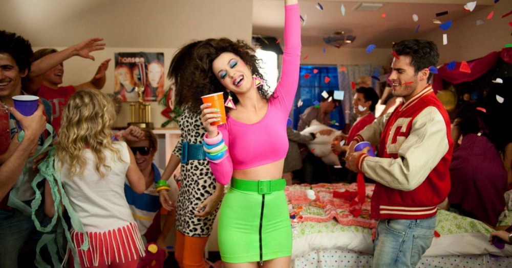 Астраханец не растерялся и устроил вечеринку на чужие деньги