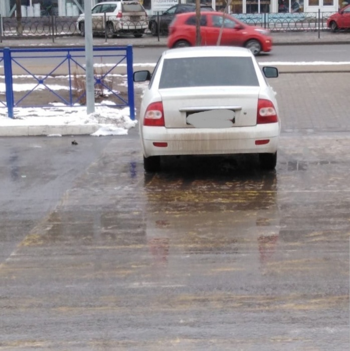 В Астрахани машина прикинулась пешеходом