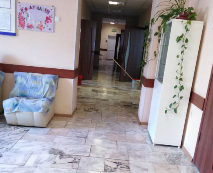 Молодые мамы, запертые на карантине в Володарском роддоме, просят выпустить их на домашнюю самоизоляцию