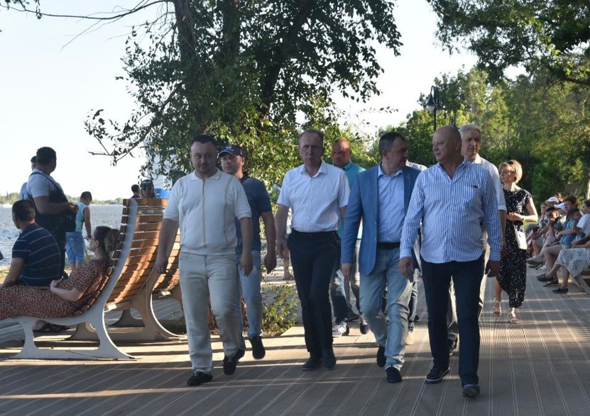 Астраханцы с большим размахом отметили День рыбака: фоторепортаж