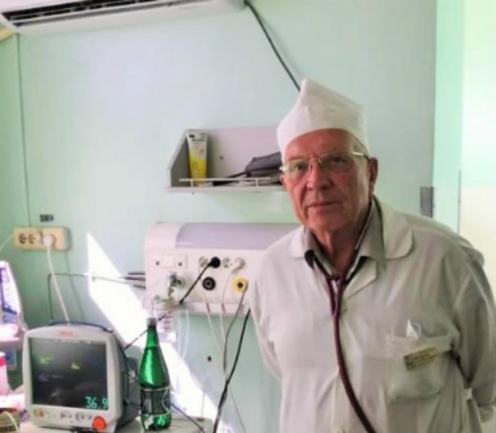 Заслуженный анестезиолог-реаниматолог ГКБ №3 Валентин Барабаш отмечает юбилей