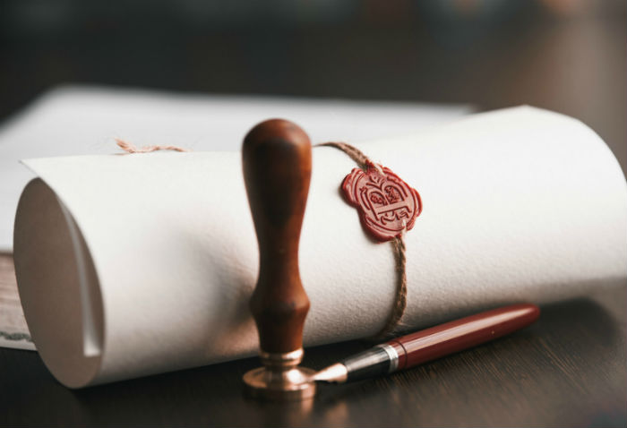 Астраханец похитил 7 миллионов, представившись наследником живого человека