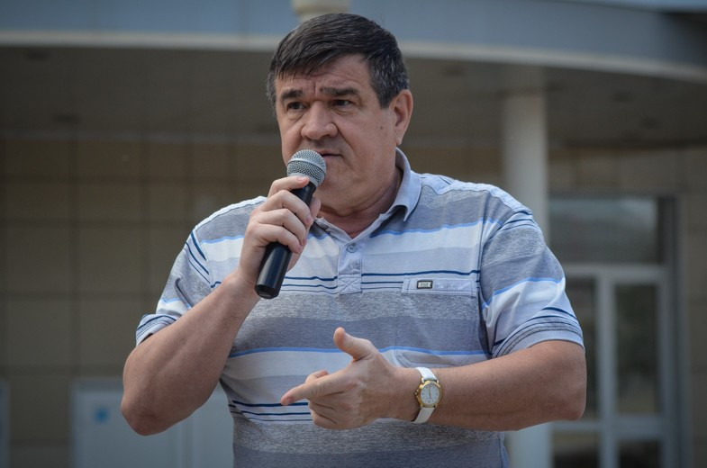 Астраханский депутат просится на фронт