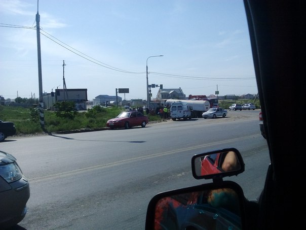 В Астрахани водитель грузовика, перевозивший газ, умер за рулем