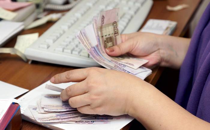 Астраханцы боятся снижения доходов из-за новой волны вируса