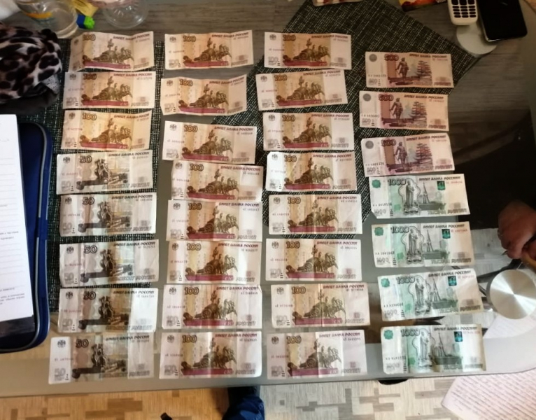 В Астрахани спецназ задержал крупную ОПГ, торговавшую лирикой и тропикамидом