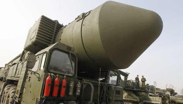 С полигона в Астраханской области произвели испытательный пуск ракеты "Тополь"