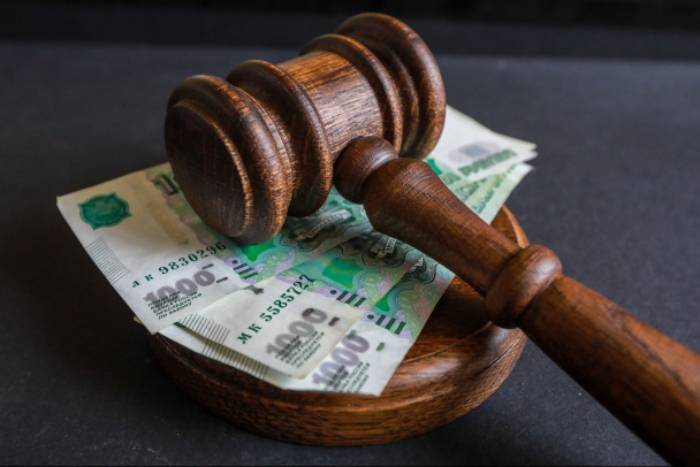 Астраханский участковый получил реальный срок и штраф, в 9 раз превышающий сумму его взятки