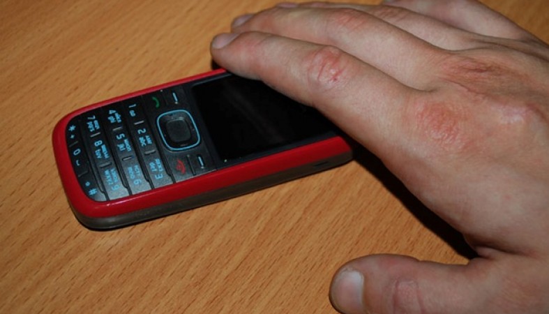 Пьяный астраханец заставил мать школьницы понервничать